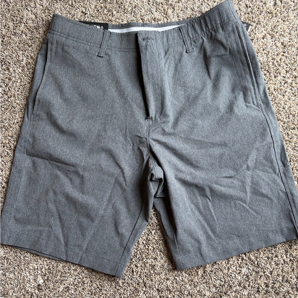 Under Armour Men's Gray Flat-Front Performance Shorts